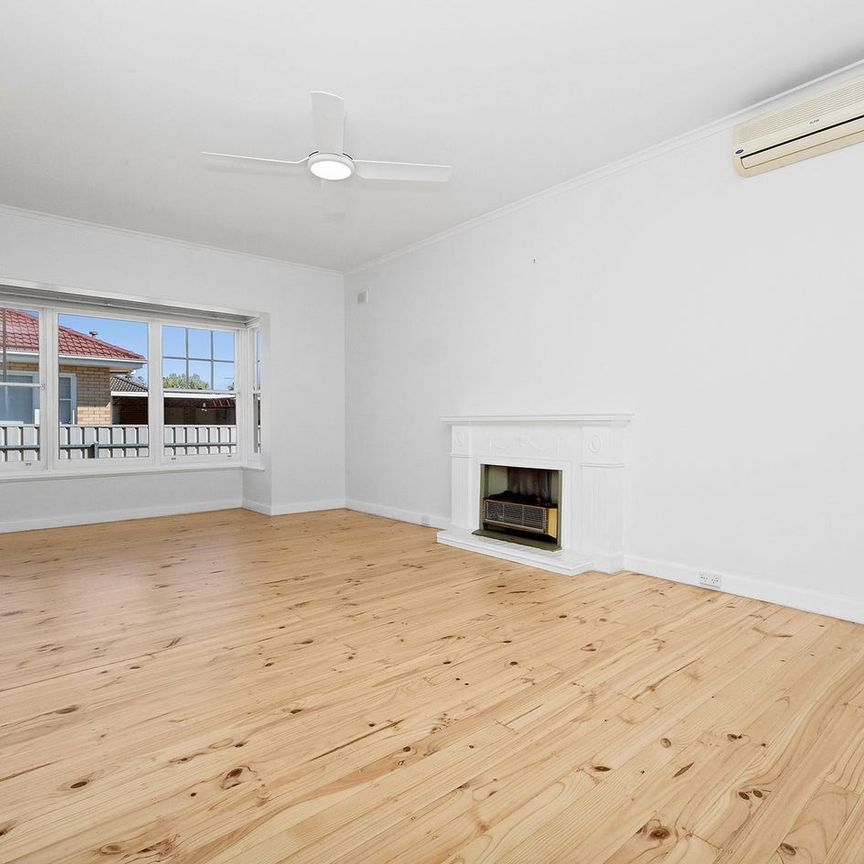 Modern, Fully Renovated Unit in a Convenient Location - Photo 1