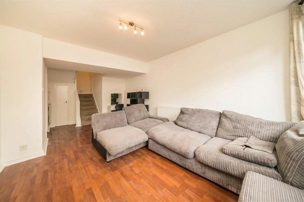 Solander Gardens, Wapping, E1 - Photo 1