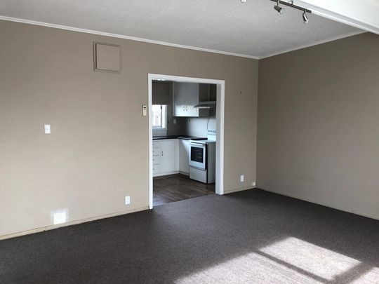 Tidy 2 Bedroom Central unit - Photo 1