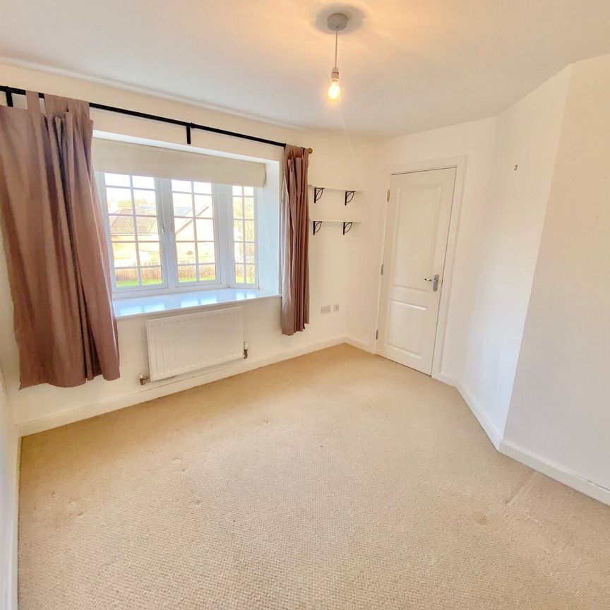 Scarlett Avenue, Aylesbury, Wendover - Photo 1