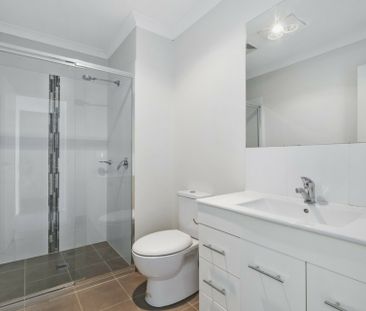 Spacious and Modern - Photo 6