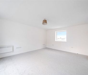 2 bedroom apartment to rent Station Approach, Epsom, KT19 - Photo 2