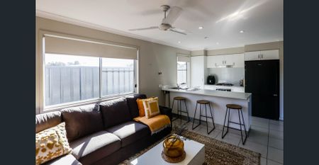 FURNISHED 3 BEDROOM HOME TO RENT WITH OUTDOOR ALFRESCO COURTYARD - Photo 2