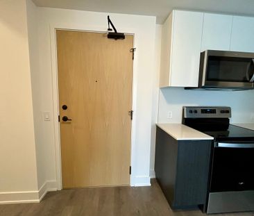 For Lease - 202 Burnhamthorpe Road Unit# 1703W, Mississauga, Ontario - Photo 4