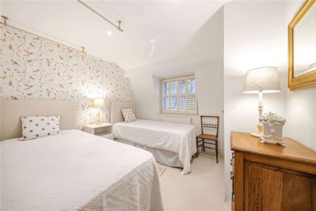 ALL UTILITIES INCLUDED - A unique furnished three double bedroom Mews House located on a popular Mews in Little Venice. - Photo 3