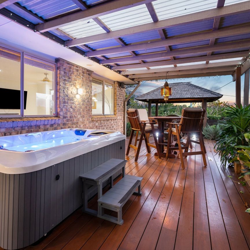 STYLISH HOME IN SOUGHT AFTER AREA!!! - Photo 1