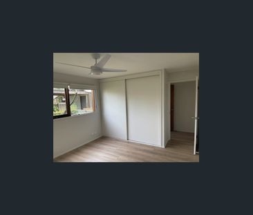 Charming Renovated Cottage in Old Ocean Grove - Photo 2