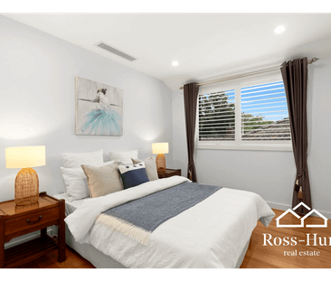 PRISTINE FOUR-BEDROOM HOME IN A SOUGHT-AFTER SURREY HILLS POCKET! - Photo 4