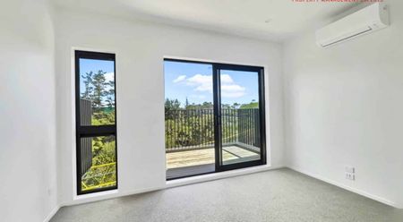 Like New in Westgate! - Photo 4