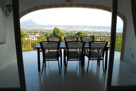4 Bed Rental Villa – Sea Views - Photo 3