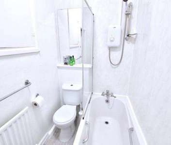 Plodder Lane Room 1 - Photo 3