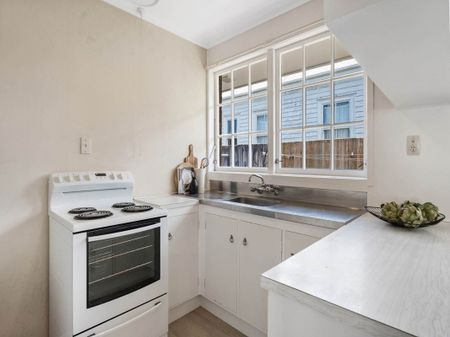 Little Gem in Epsom - Photo 3