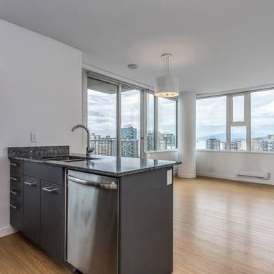 Modern 2 Bedroom Plus Den in Vancouver Center - Photo 4