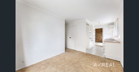 Comfortable and Convenient Living in a Prime Blackburn Location - Photo 4