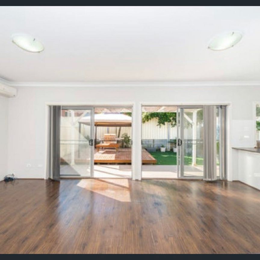 Easy maintenace Villa home - Photo 1