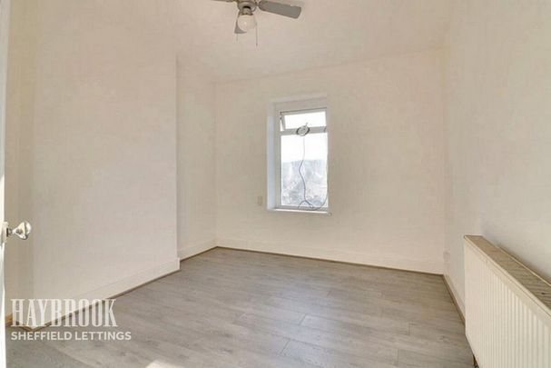 3 bedroom maisonette to rent - Photo 1