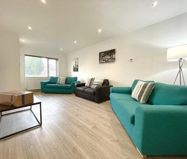 4 bedroom semi-detached house to rent - Photo 1