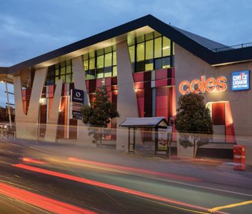 Spacious Period Apartment with Private rear Garden - Photo 2