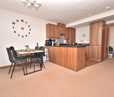 2 bedroom flat to rent, - Photo 6