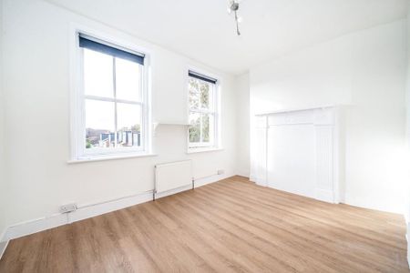 3 bedroom flat to rent - Photo 3