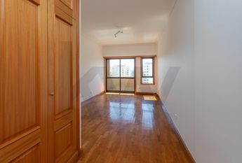 Apartamento T4 em Lisboa