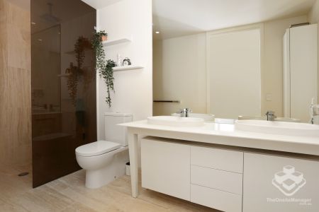 Luxury Waterfront Living at Royal Pines Marina - Photo 3