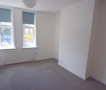 2 bedroom Flat To Let - Photo 6