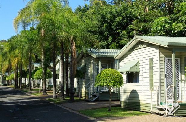 Gold Coast Short Term Rental, 2 Bedroom Palm Cottage, Min 4 week stay, Fully Furnished - Photo 1