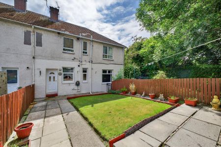 2 bedroom ground floor flat to rent - Photo 2