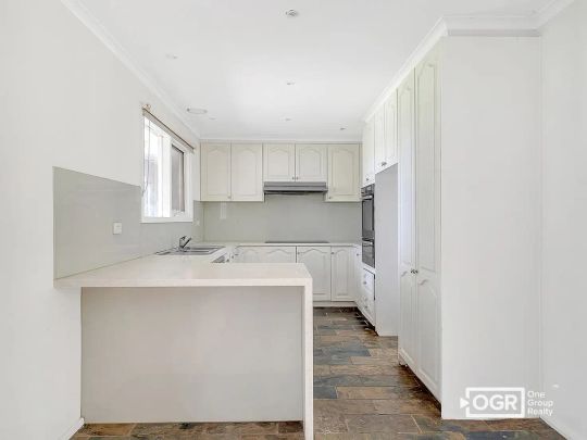 “Spacious Family Home on 2.5 Acres land!!” - Photo 1