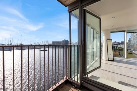 Stunning 2 Bedroom Apartment with Dual Aspect Views at Coral Apartments, Royal Docks - Photo 3