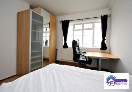 3 Bedroom Flat To Rent - Photo 2