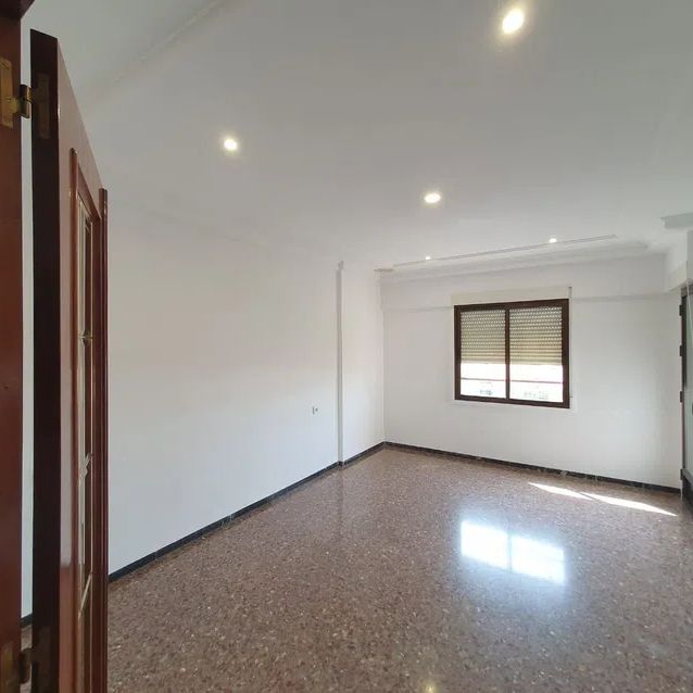 Alquiler de piso en Avenida de la Llibertat - Photo 1