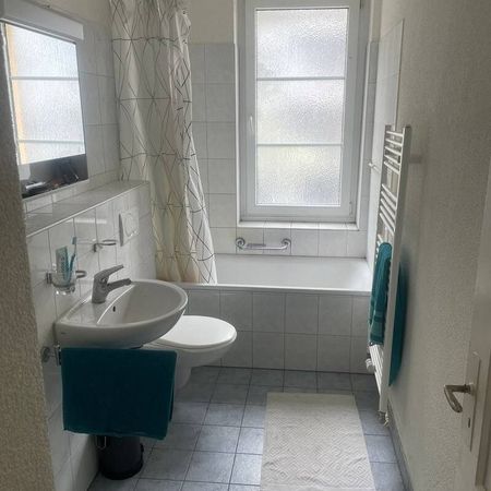 Grosszügige 2-Zimmer-Wohnung im 1. OG an zentraler Lage - Foto 3