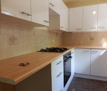 2 bedroom semi-detached house to rent - Photo 4