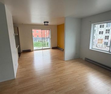 4 1/2 Mont-Laurier, très propre, corridor sécurisé - Photo 1