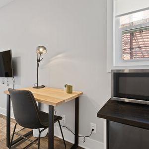 68 Sweetland Avenue - 3C - Photo 2
