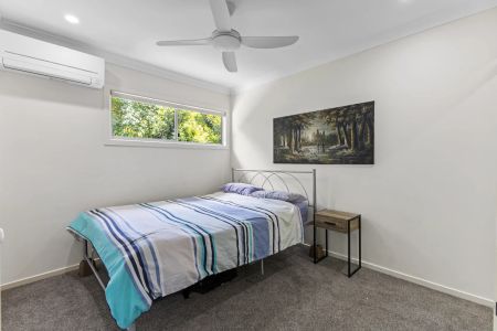 3 level townhouse with city views - Photo 3