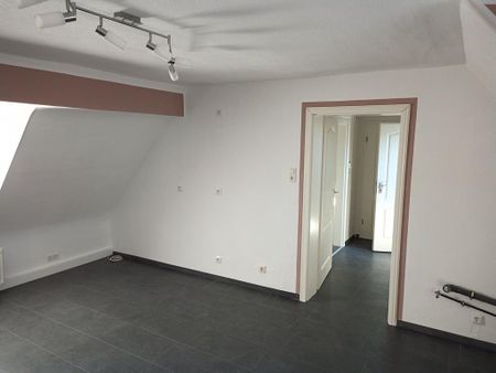 <h1 class="md:text-xl md:leading-6 mt-4 md:mt-10 lg:mb-6 mb-3 text-primary-500 font-semibold text-base leading-5"> Wohnung in Würselen </h1> - Photo 5