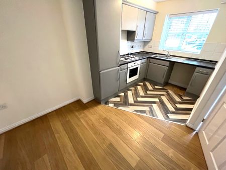 Park Close, Preston - Photo 2