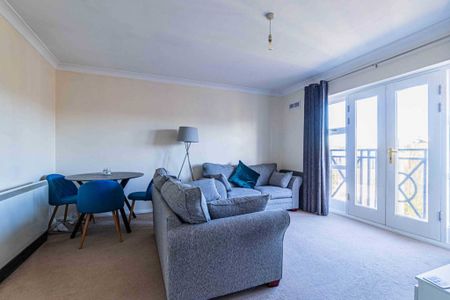 2 bed Flat for rent - Photo 2