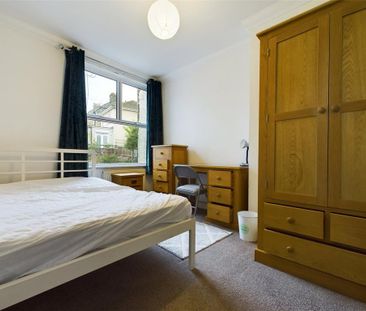 4 bedroom terraced house to rent - Photo 3