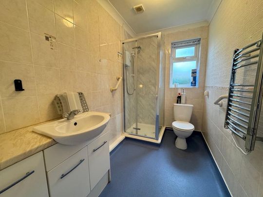 2 bedroom semi-detached bungalow to rent - Photo 1