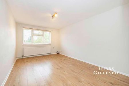 Closemead Close, Northwood, HA6 - Photo 4