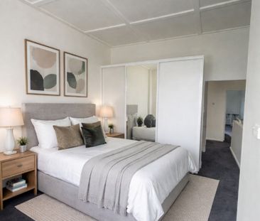 Unique Central Living – 2 Bedroom Apartment Above Café Dominion Rd - Photo 4