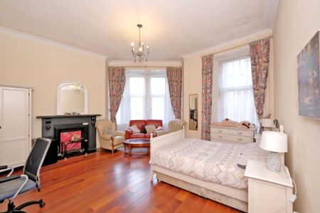 3 bedroom flat to rent - Photo 2