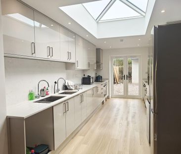 1 bedroom in a house share to rent - Photo 6