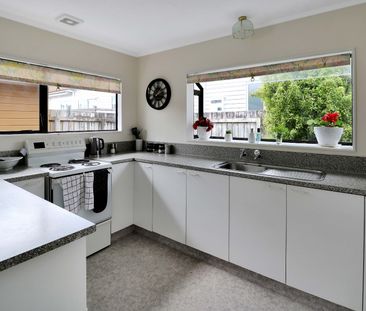 Sunny 2 Bedroom in Naenae - Photo 4