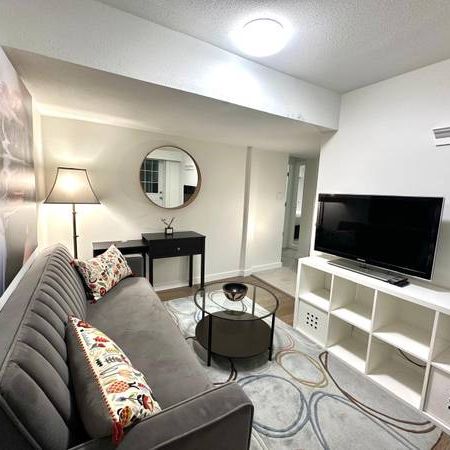 Lovely furnished 2 bedroom 1 bath ground level suite in Mckenzie heigh - Photo 1