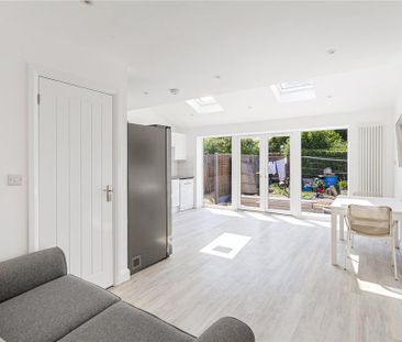 8 bedroom semi-detached house to rent - Photo 1